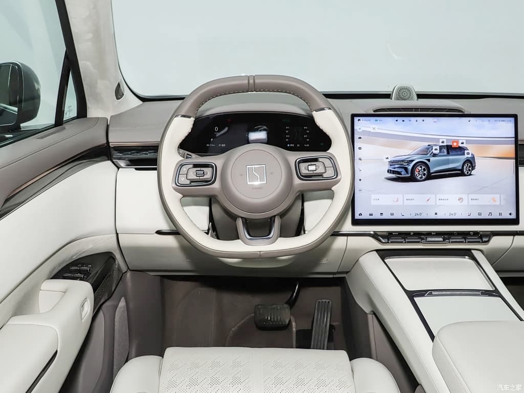 2026 Zeekr 7X — Zeekr 7X steering wheel and instrument cluster, for export